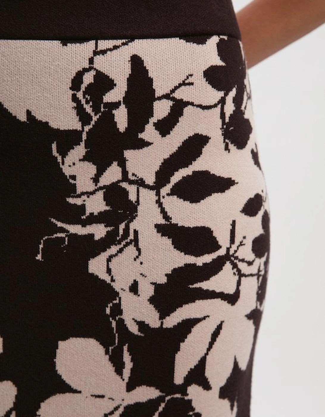 Jacquard Floral Knitted Skirt