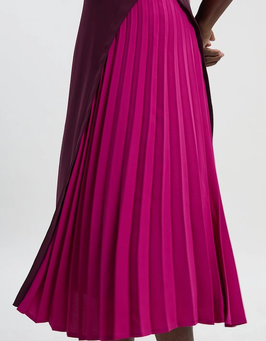 Soft Tailored Colour Block Pleated Side Sleeveless Midi Dress
