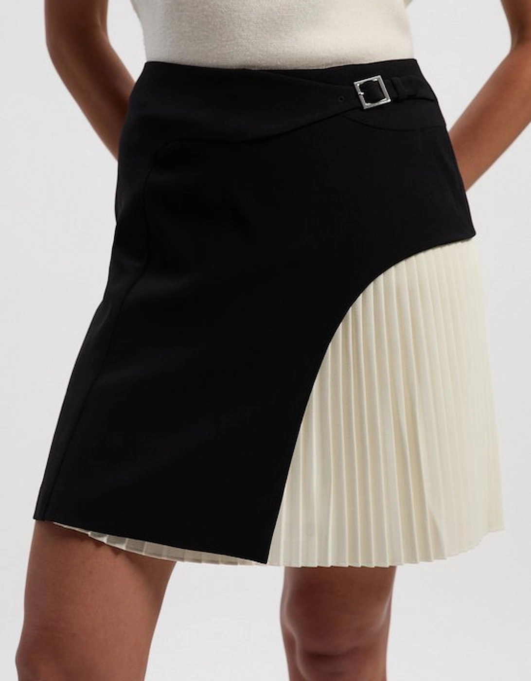 Tailored Buckle Detail Pleated Mini Skirt