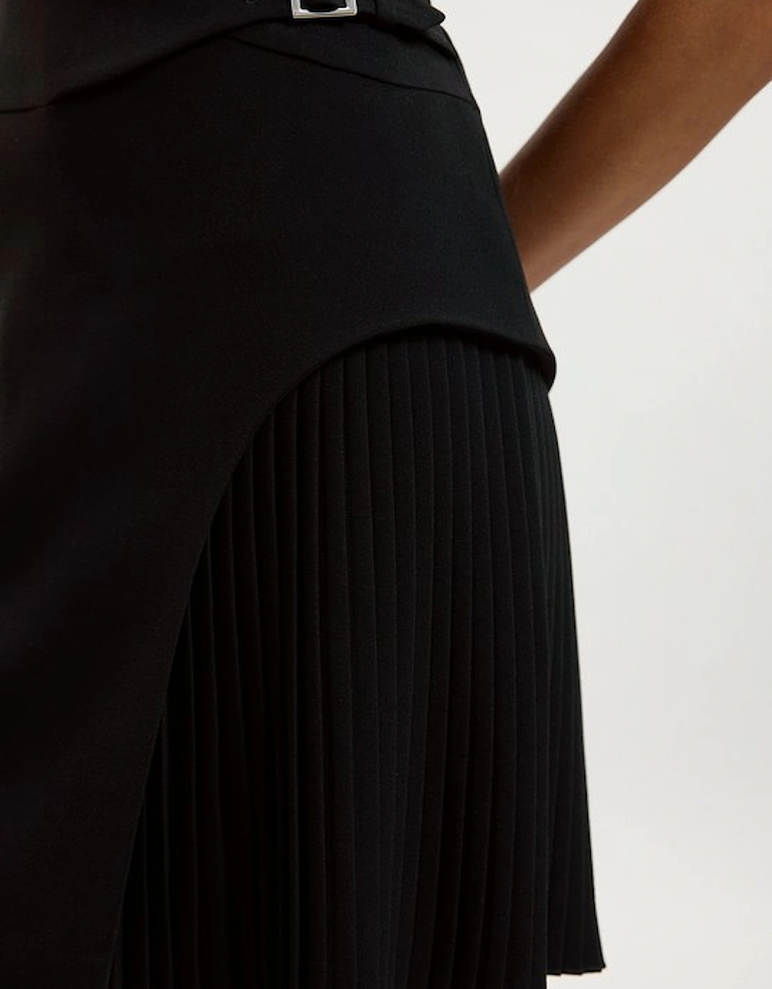 Tailored Buckle Detail Pleated Mini Skirt