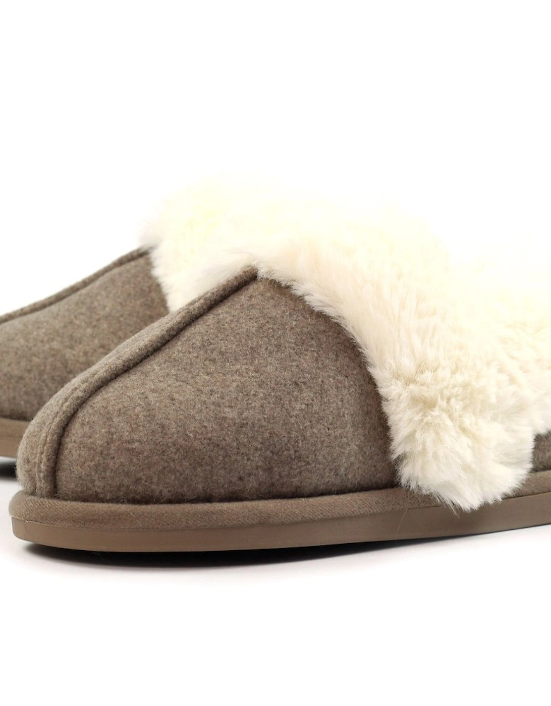 Ember III Womens Boxed Slippers