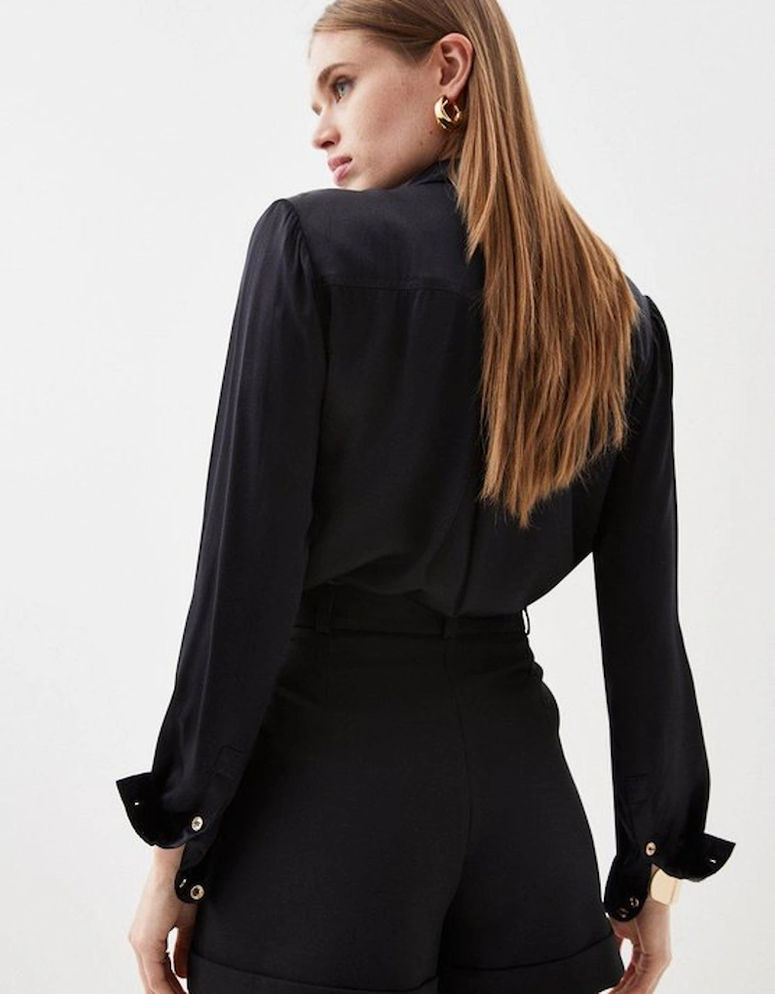 Compact Stretch Tailored Short