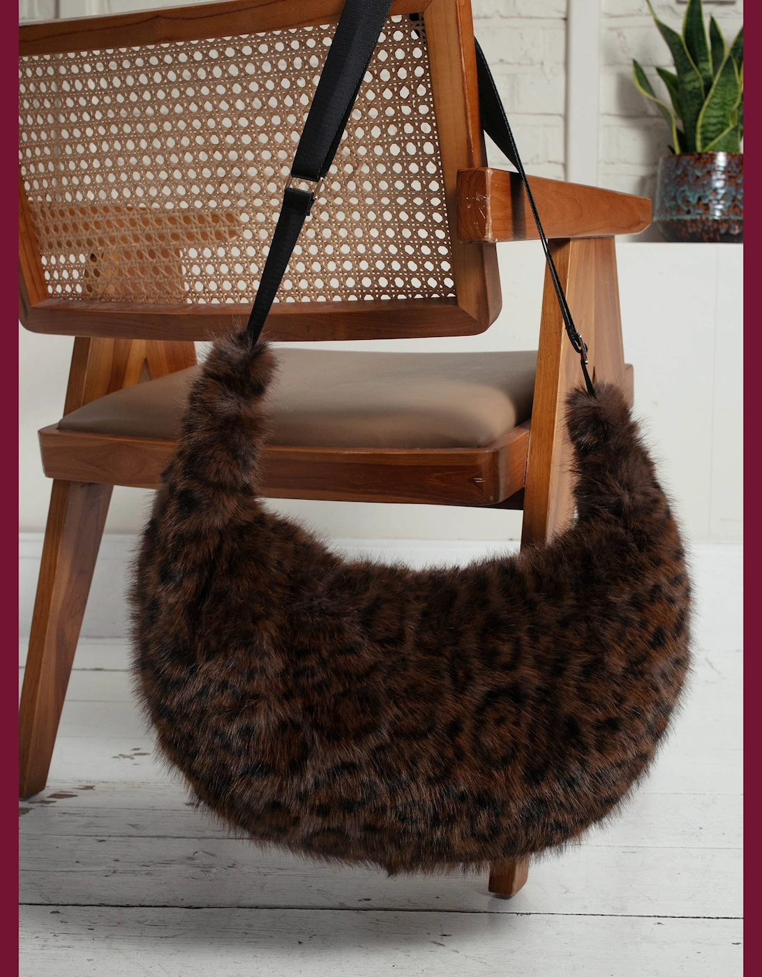 Sasha Slouch Bag In Chocolate Leo