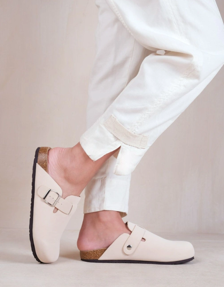 'Palm' Closed Toe Flat Sandals With Buckle Detail