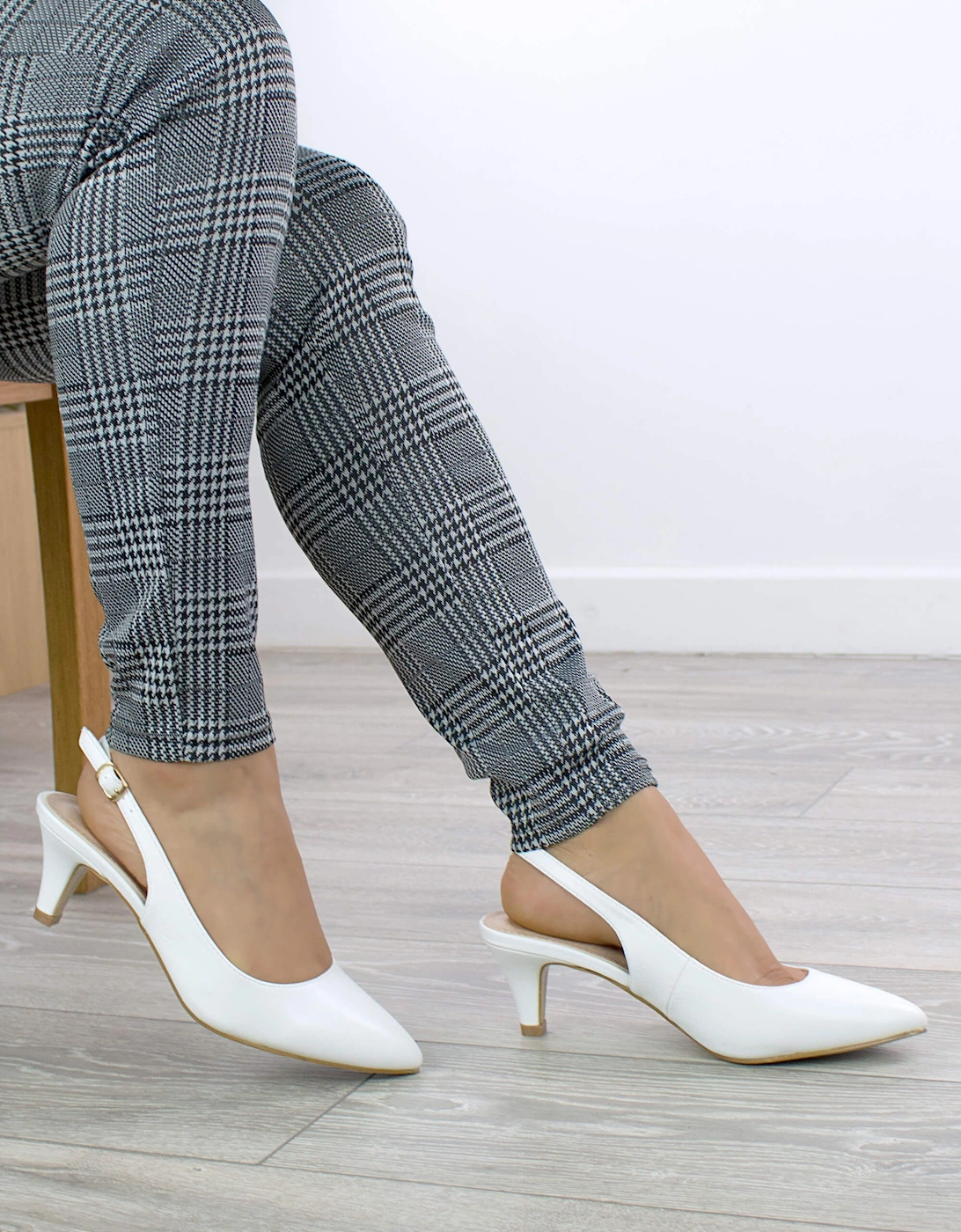 Mid Slim Heel Pointed Toe Slingback 50s Faux Leather Court Shoes, 2 of 1