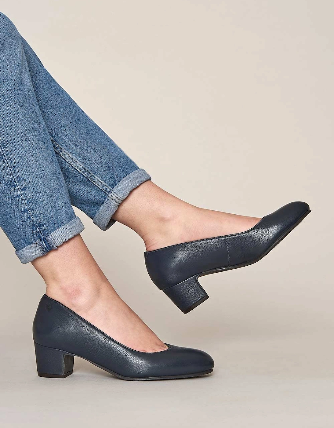 'Keel' Ladies Court Shoe, 2 of 1