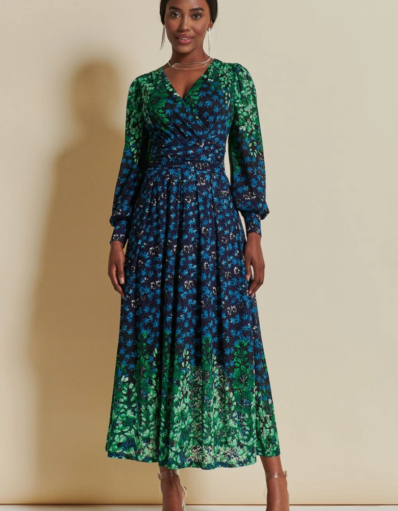 Quiyn Symmetrical Print Lace Maxi Dress