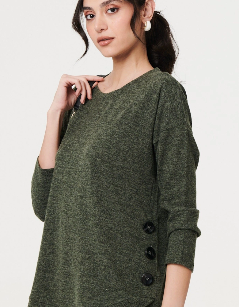 Relaxed 3/4 Sleeve Button Detail Top