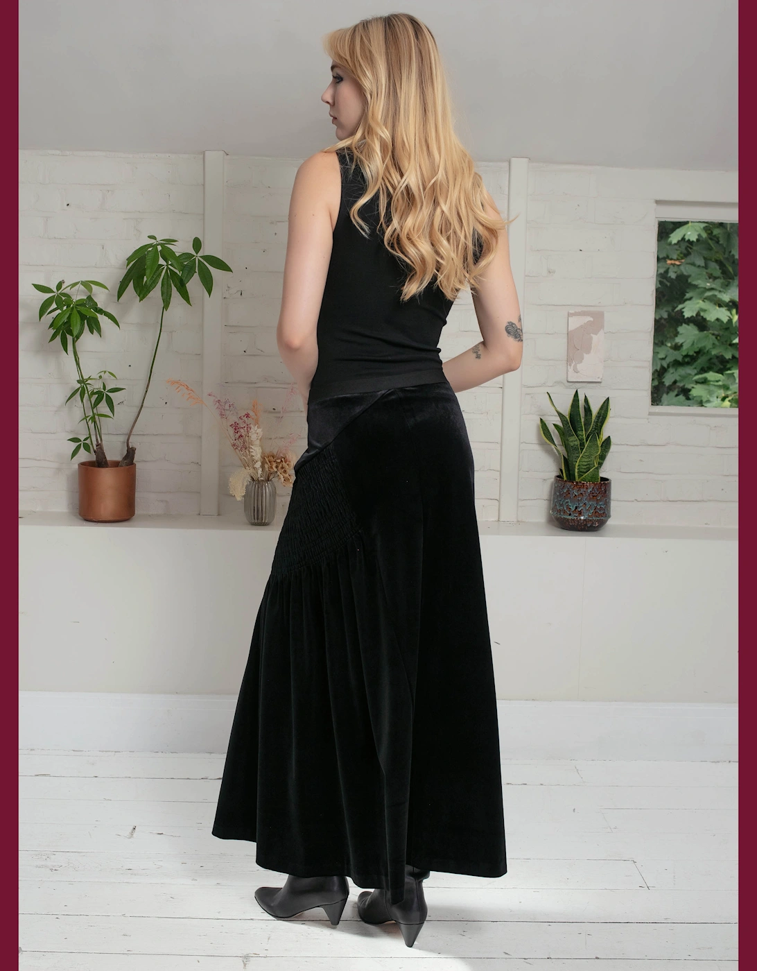 Cora Velvet Skirt In Black