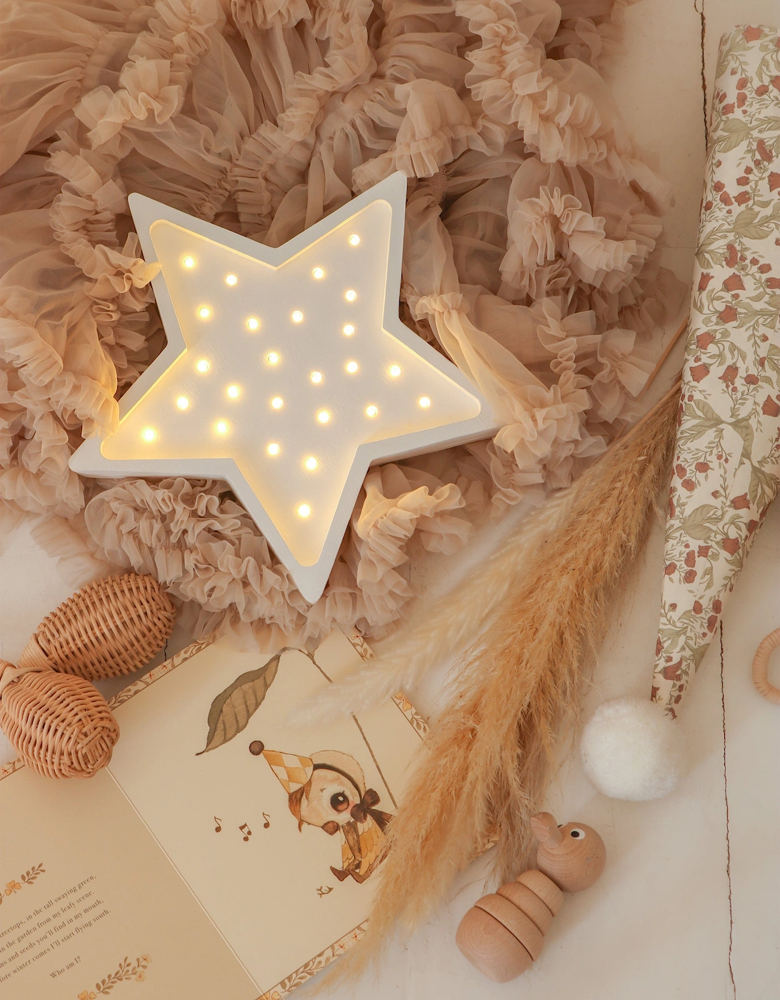 Star Lamp in White (29×29x5.5 cm)