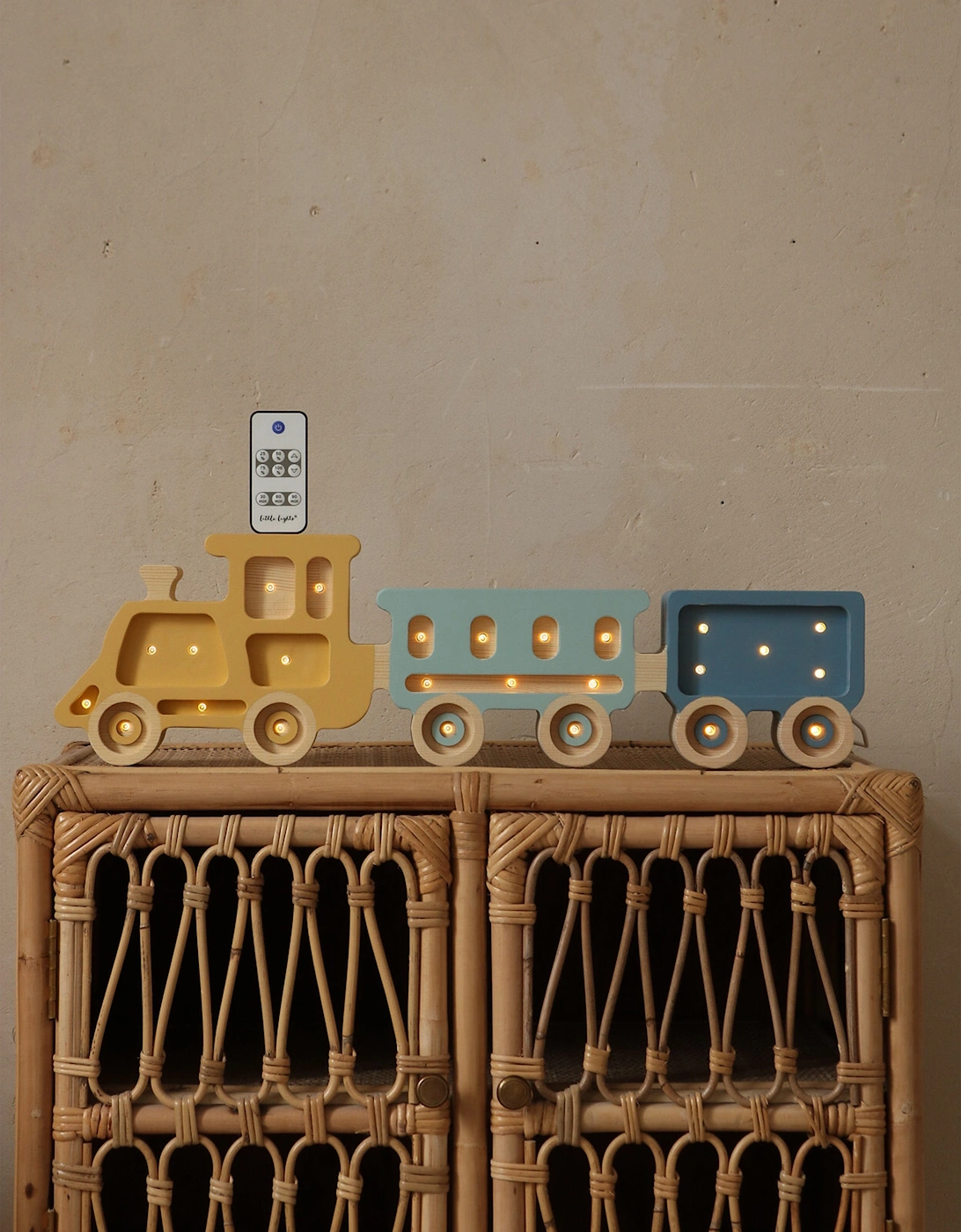 Train Lamp in Yellow (16x56x5.5 cm)