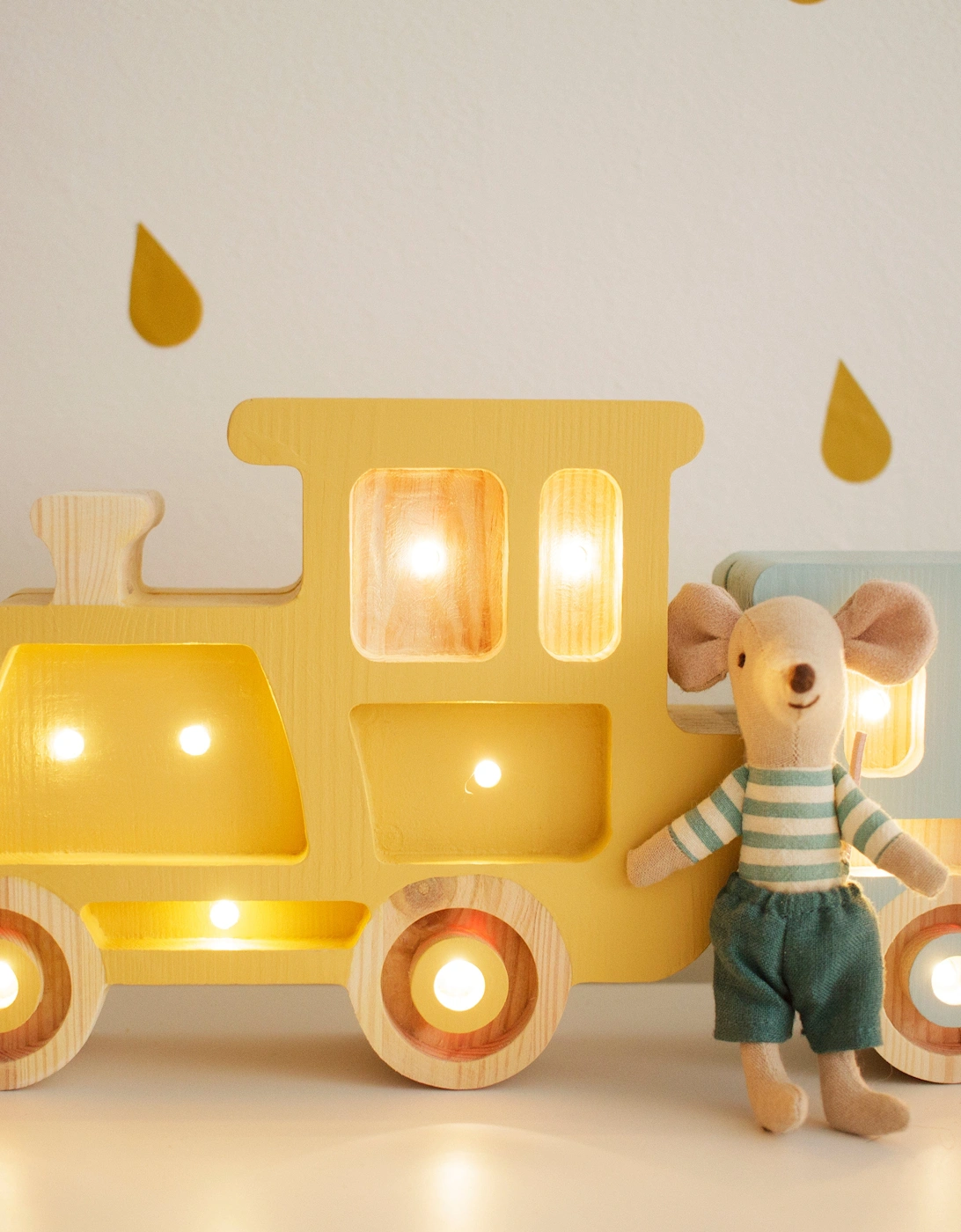 Train Lamp in Yellow (16x56x5.5 cm)