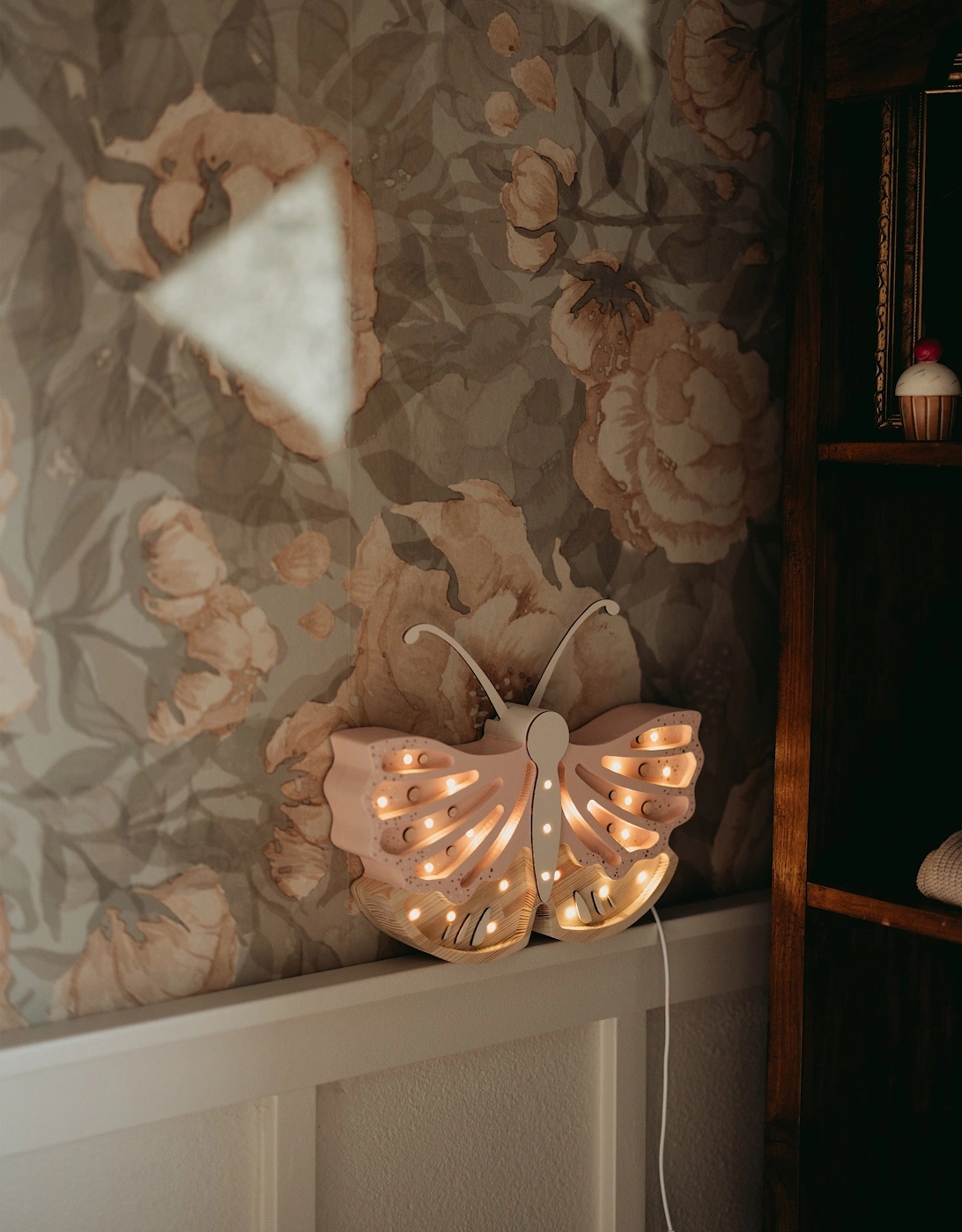 Butterfly Lamp in Pink (19x35x5.5 cm)