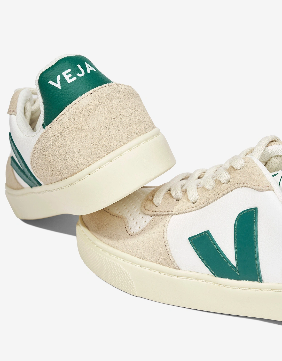 Kids Chromefree Leather Small V-10 Laces Trainers in White