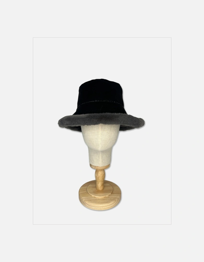 Oakham Bucket Hat In Black