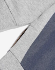 Thumbnail 2 of 4