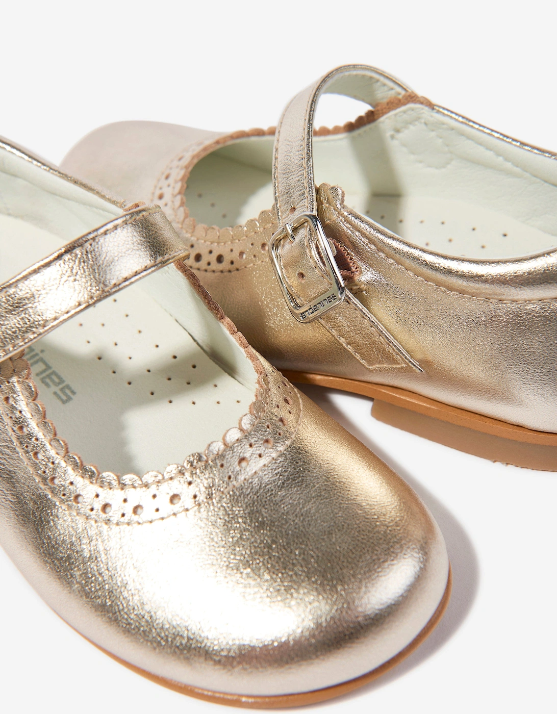 Girls Scalloped Edge Mary Jane Shoes in Gold