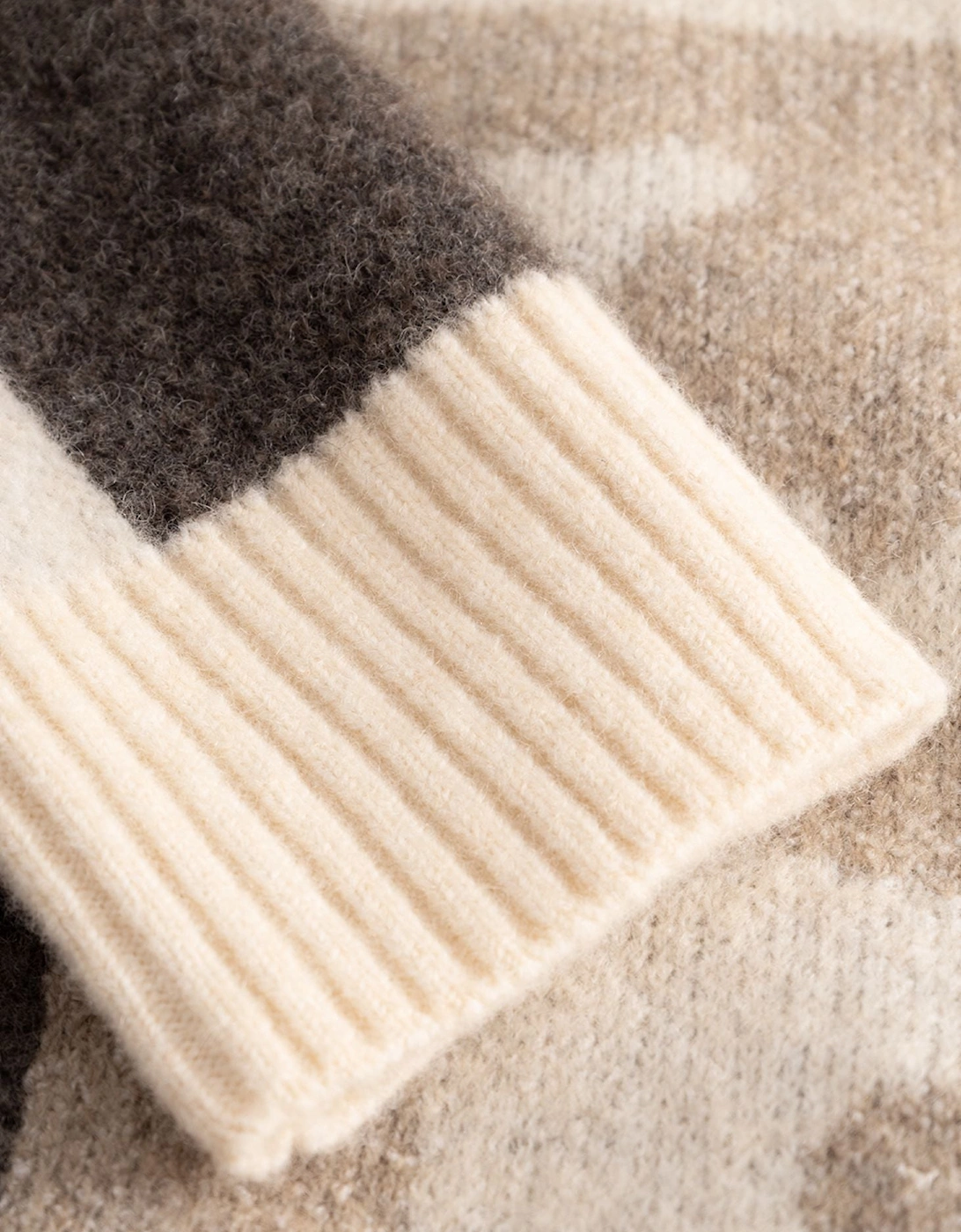 Globe Crewneck Knit - Dark Sand