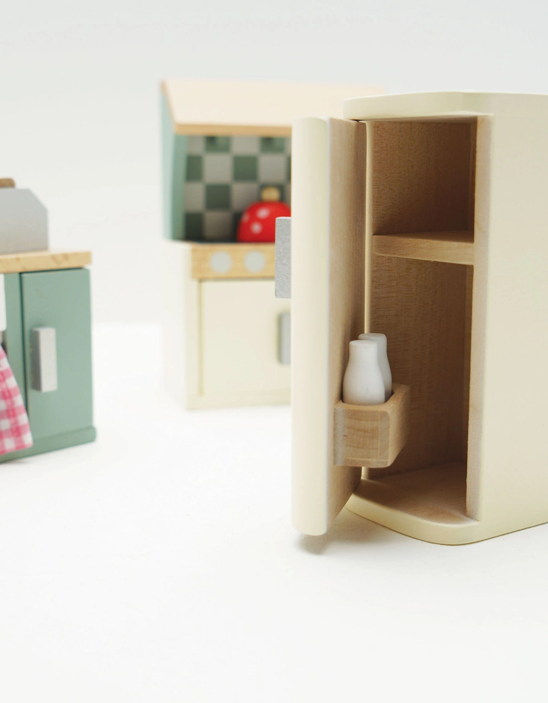 Wooden Dolls House Kitchen Furniture-20 Piece (W:4.06in x D:1.02in x H:5.59in)