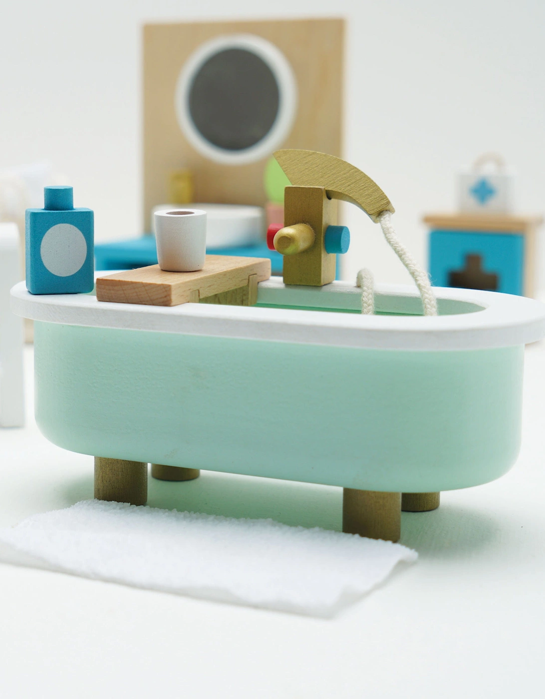 Wooden Dolls House Bathroom Furniture-19 Piece (10.5cm x 5.8cm x 14.8cm)