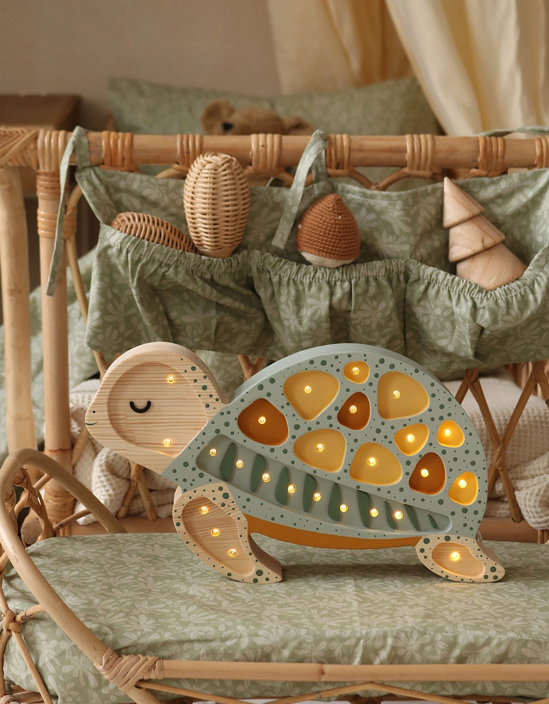 Turtle Lamp in Green (22 x 38 x 5.5 cm)