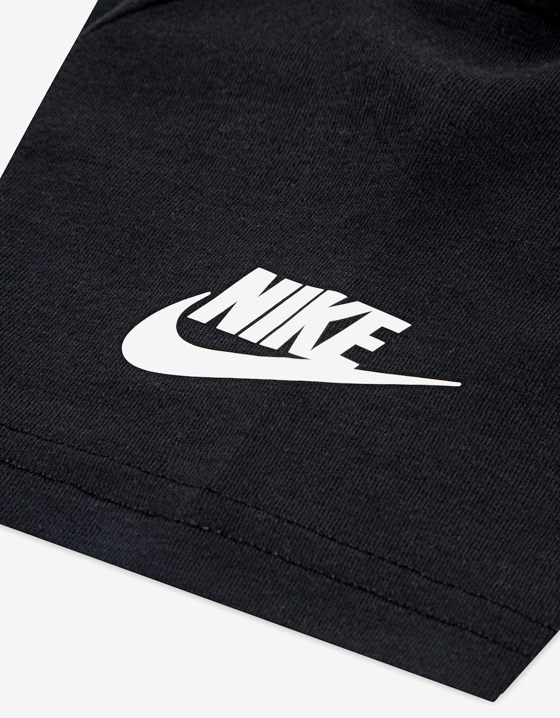 Boys Brandmark Swoosh T-Shirt in Black