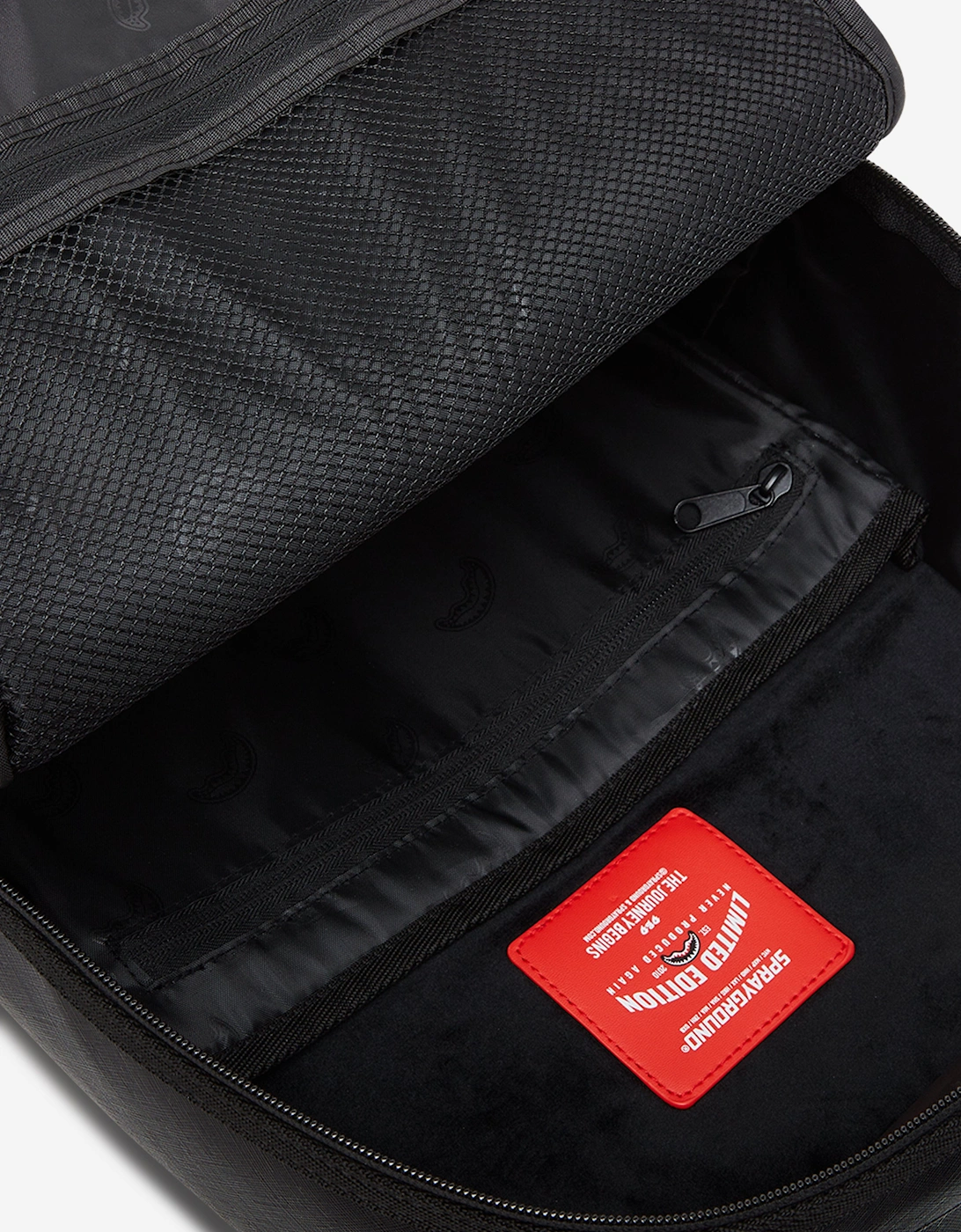 Kids Metallic Drip Shark Bubble Letters DLX Backpack in Black (45.72cm)