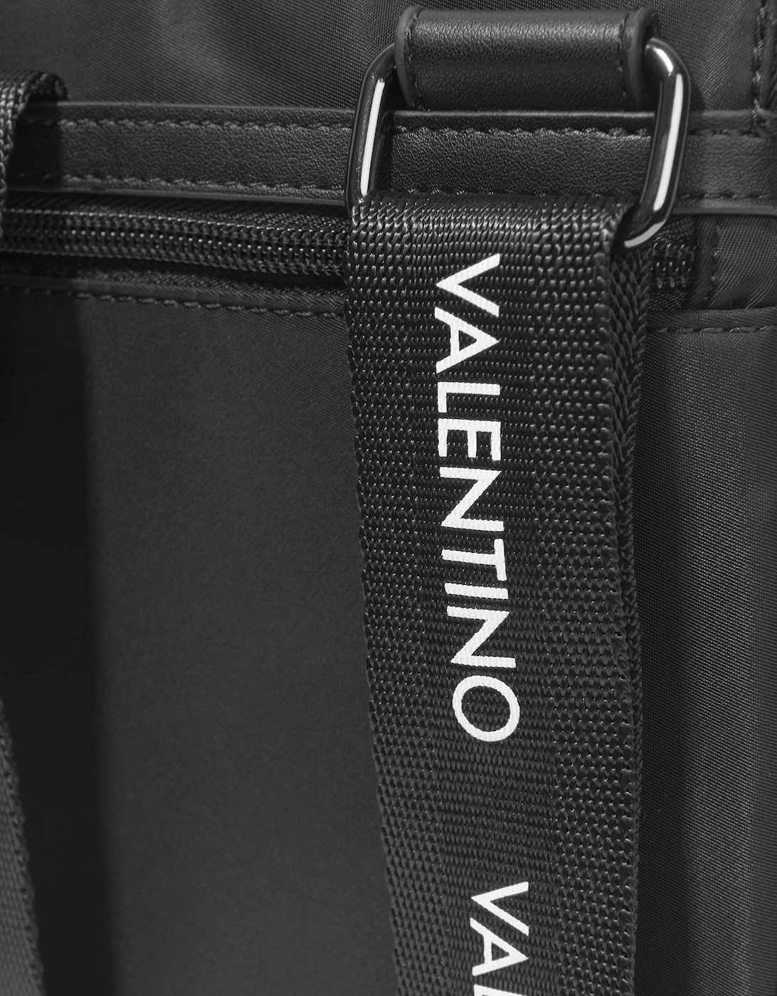 Kylo Crossbody Bag in Black (17.5cm)