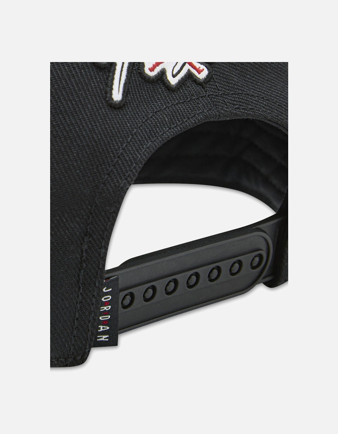 Kids Curve Brim Cap in Black
