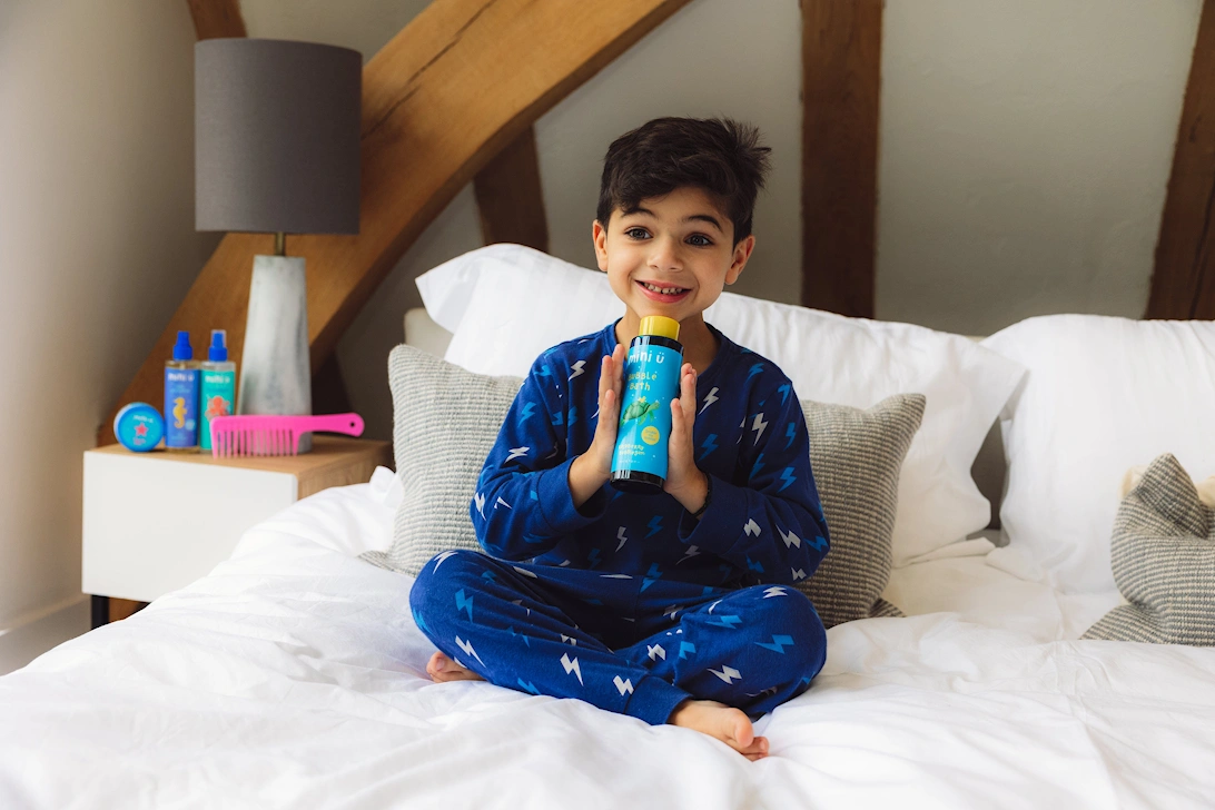 Kids Raspberry Bubblegum Bubble Bath in Blue