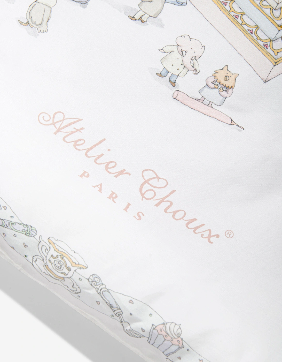 Baby Le Gateau / Chateau Choux Reversible Quilt in White (130cm)