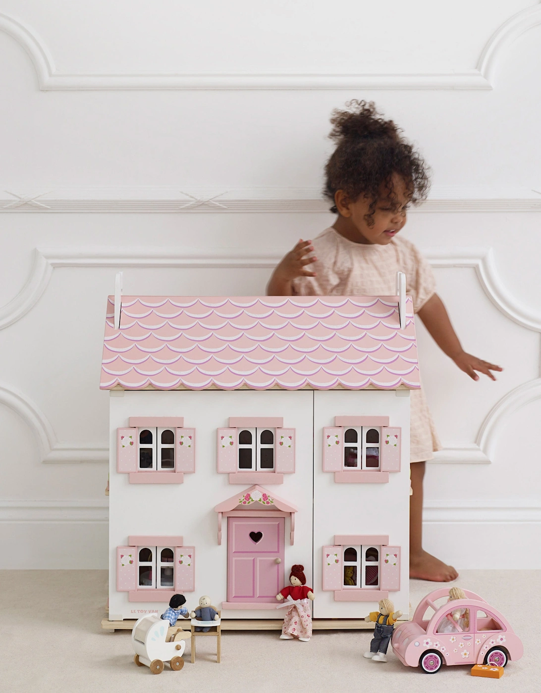 Sophie's Wooden Dolls House (W:61 x D:35 x H:67cm)