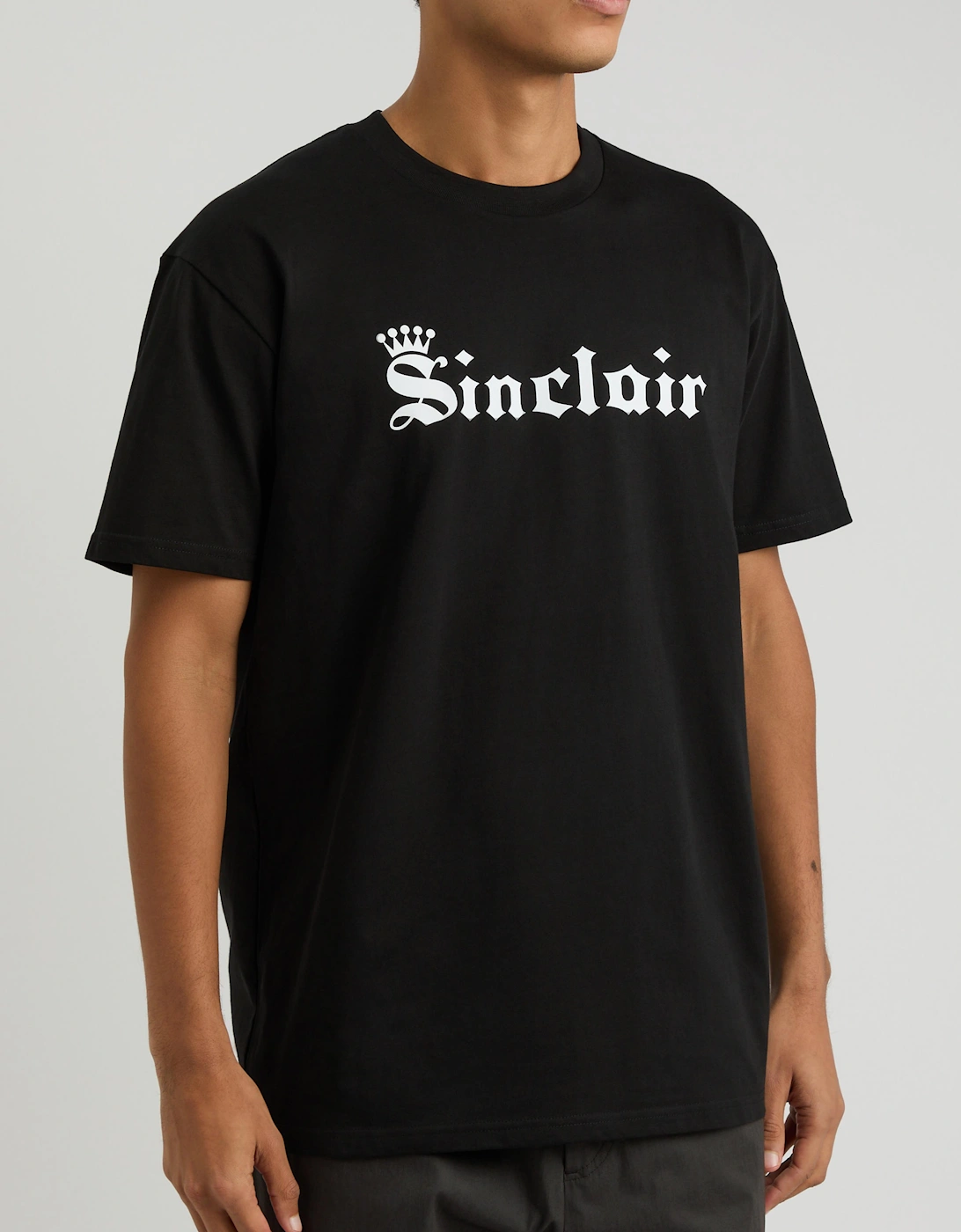 OLD ENGLISH CROWN LOGO TEE BLACK
