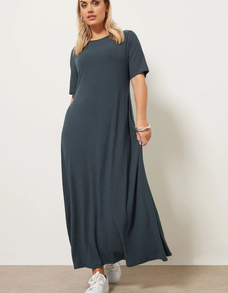 Ribbed Maxi Dress