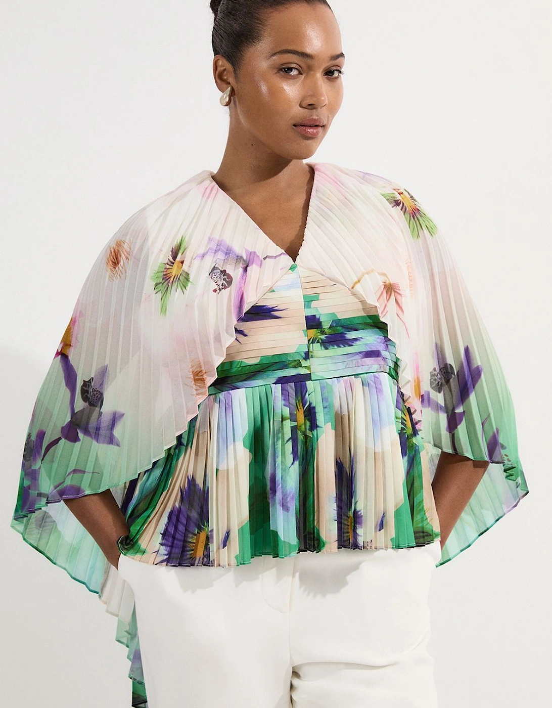 Plus Size Pleated Floral Cape Sleeve Plunge Neck Woven Top, 2 of 1