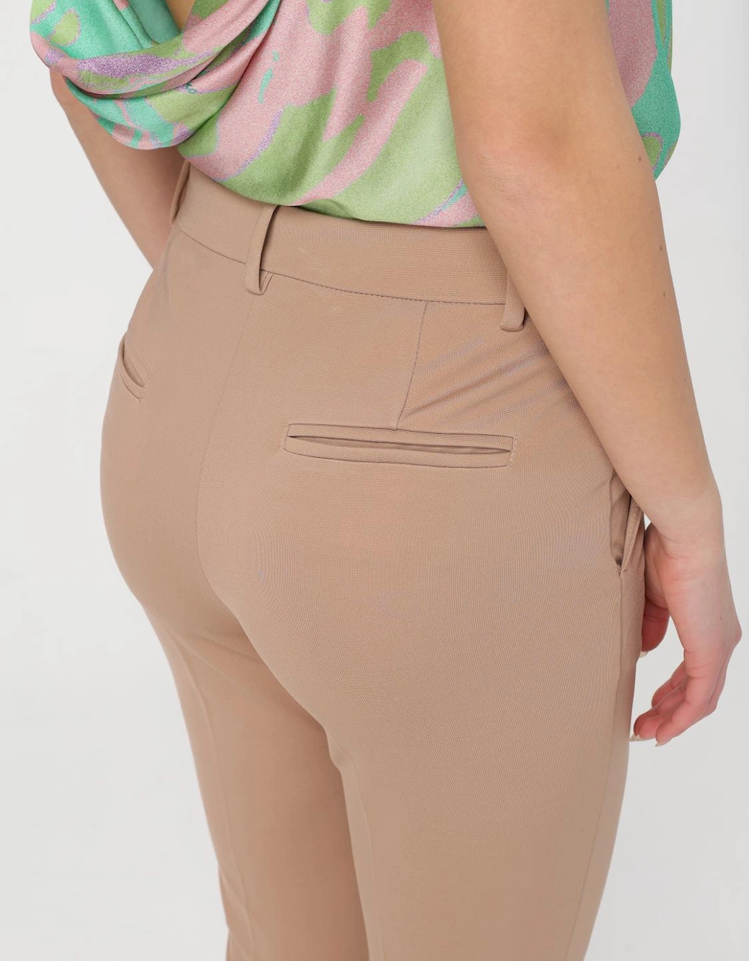 Versatile Mid-Rise Slim-Fit Trousers for Everyday Wear