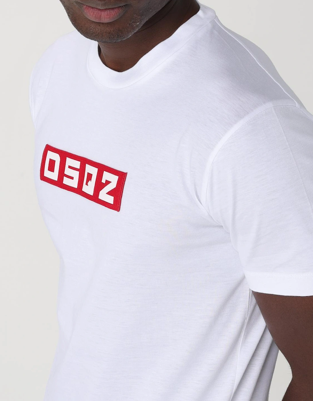 Crew Neck Short Sleeve T-Shirt with Graphic Detailing for Casual Wear