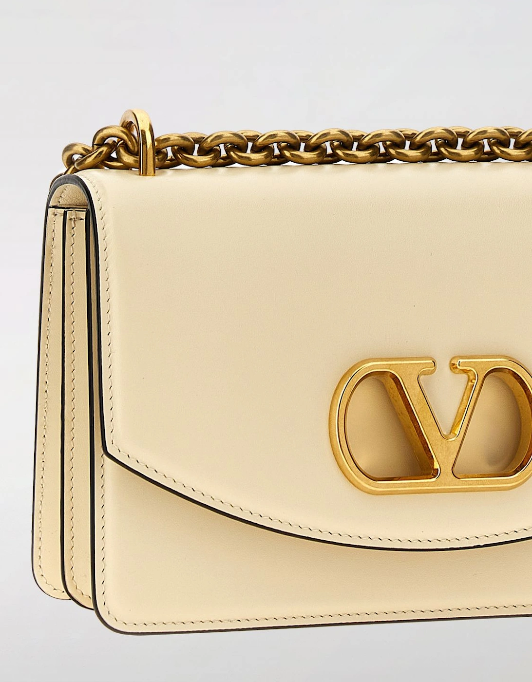 Roman Stud Shoulder Bag Magnetic Closure