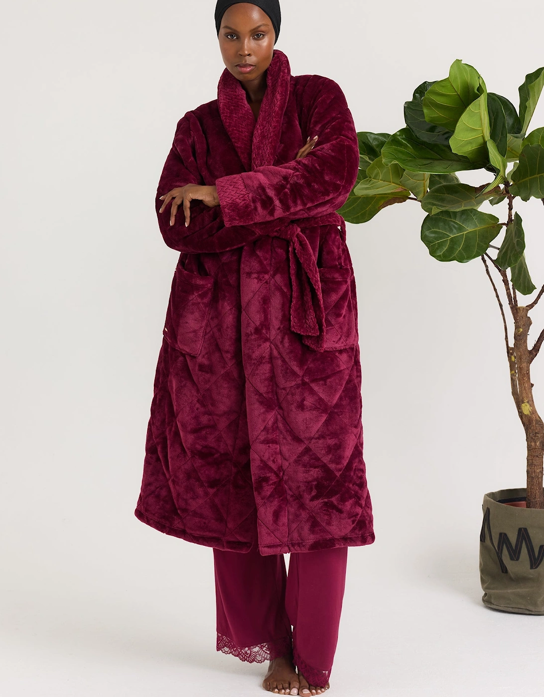 Quilted Velour Dressing Gown in Bordeaux