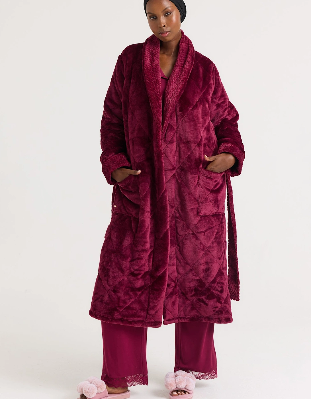 Quilted Velour Dressing Gown in Bordeaux