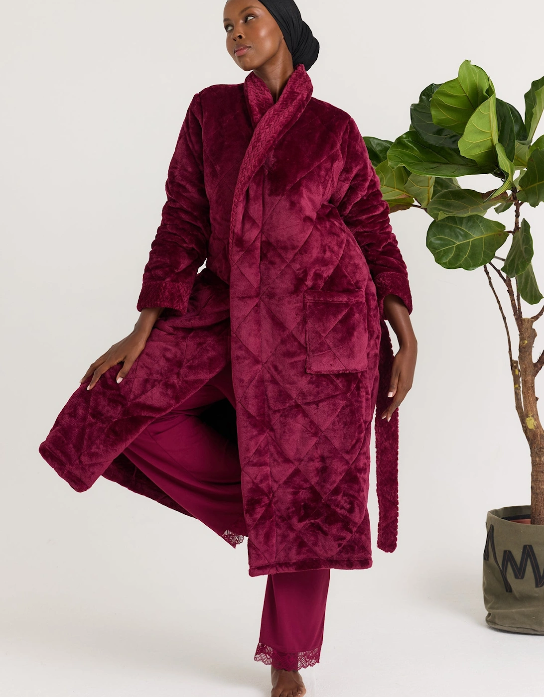 Quilted Velour Dressing Gown in Bordeaux