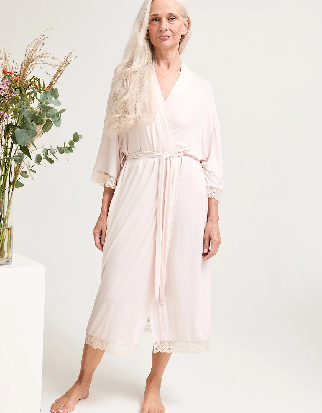 Bamboo Lace Kimono Robe in Powder Puff