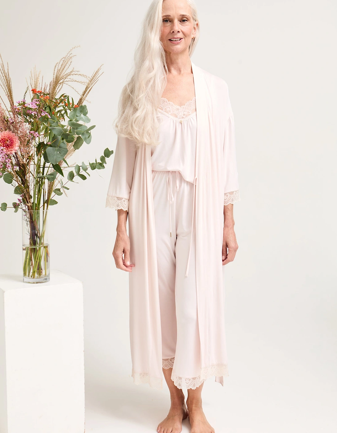 Bamboo Lace Kimono Robe in Powder Puff