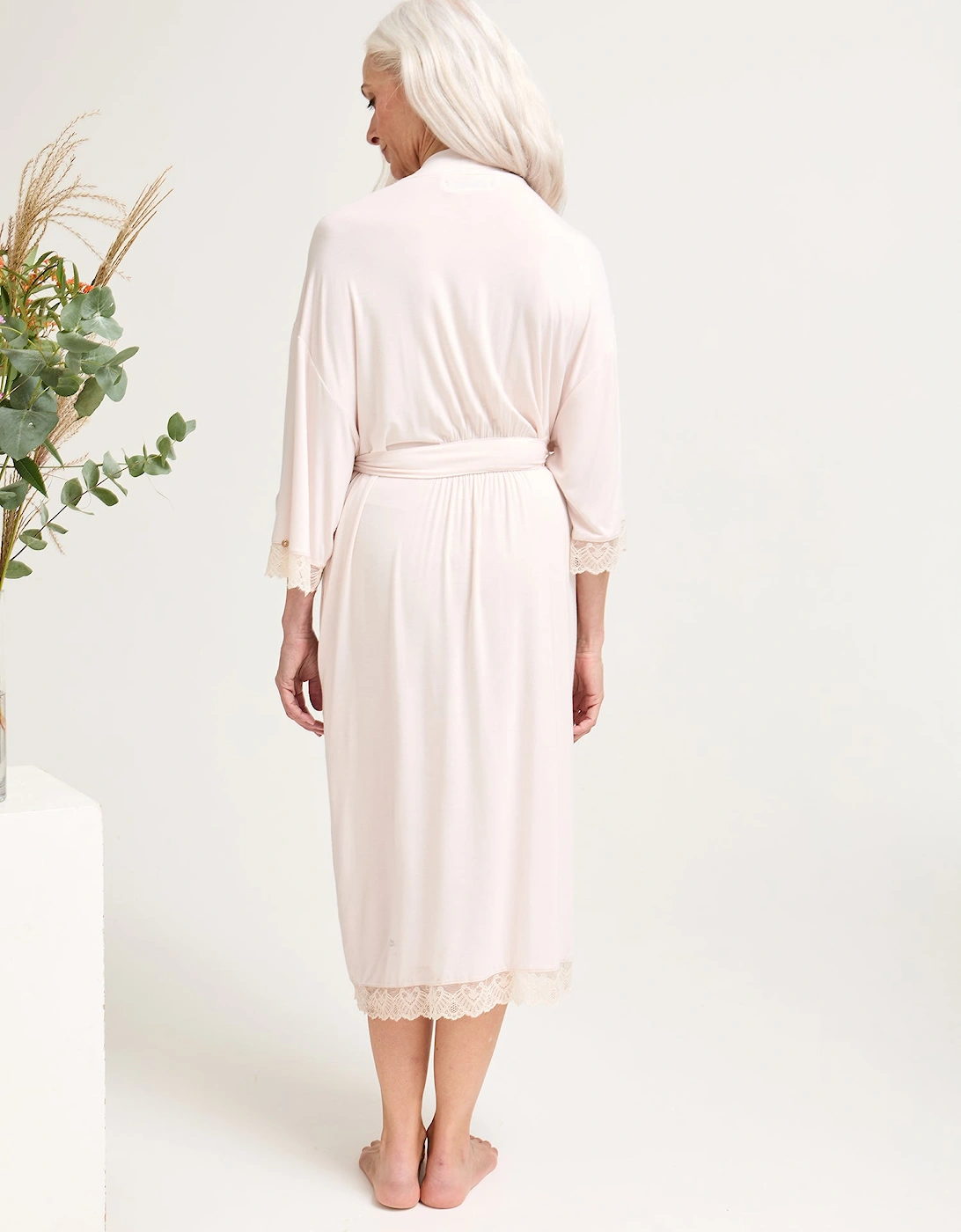 Bamboo Lace Kimono Robe in Powder Puff
