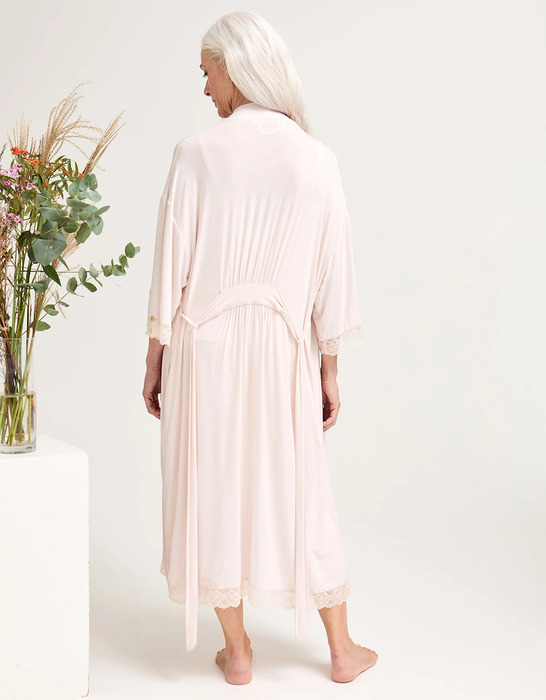 Bamboo Lace Kimono Robe in Powder Puff