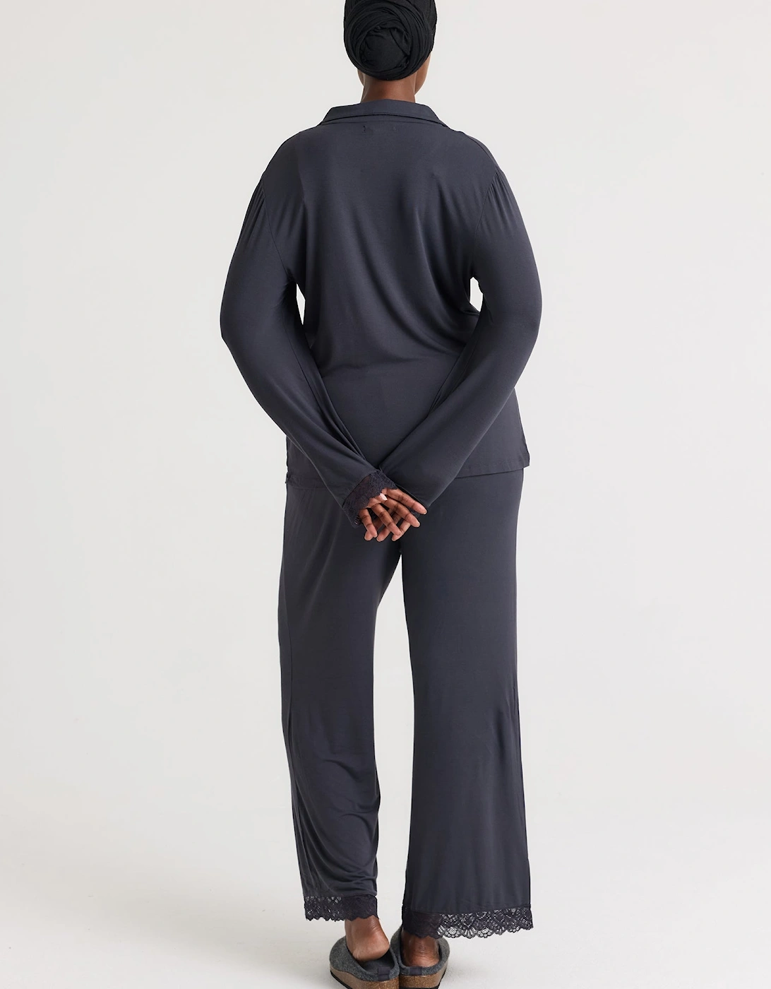 Bamboo Lace Pyjama Set in Raven