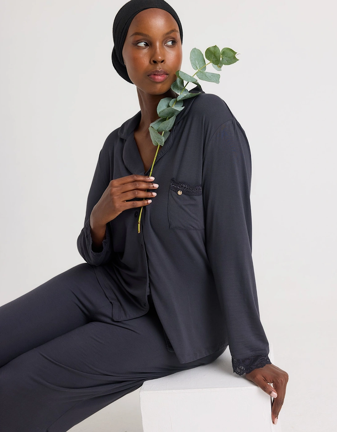 Bamboo Lace Pyjama Set in Raven