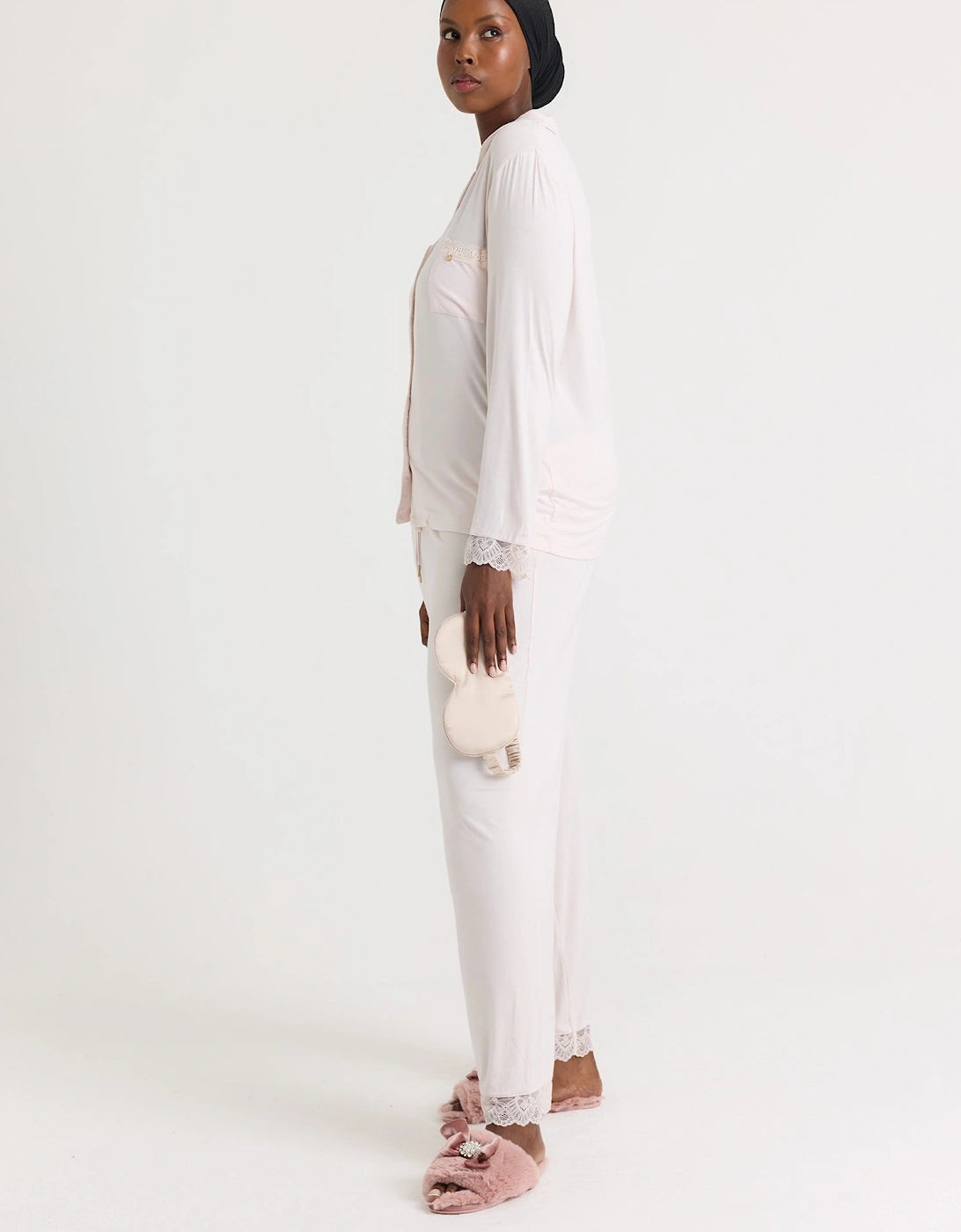 Bamboo Lace Pyjama Set in Powder Puff