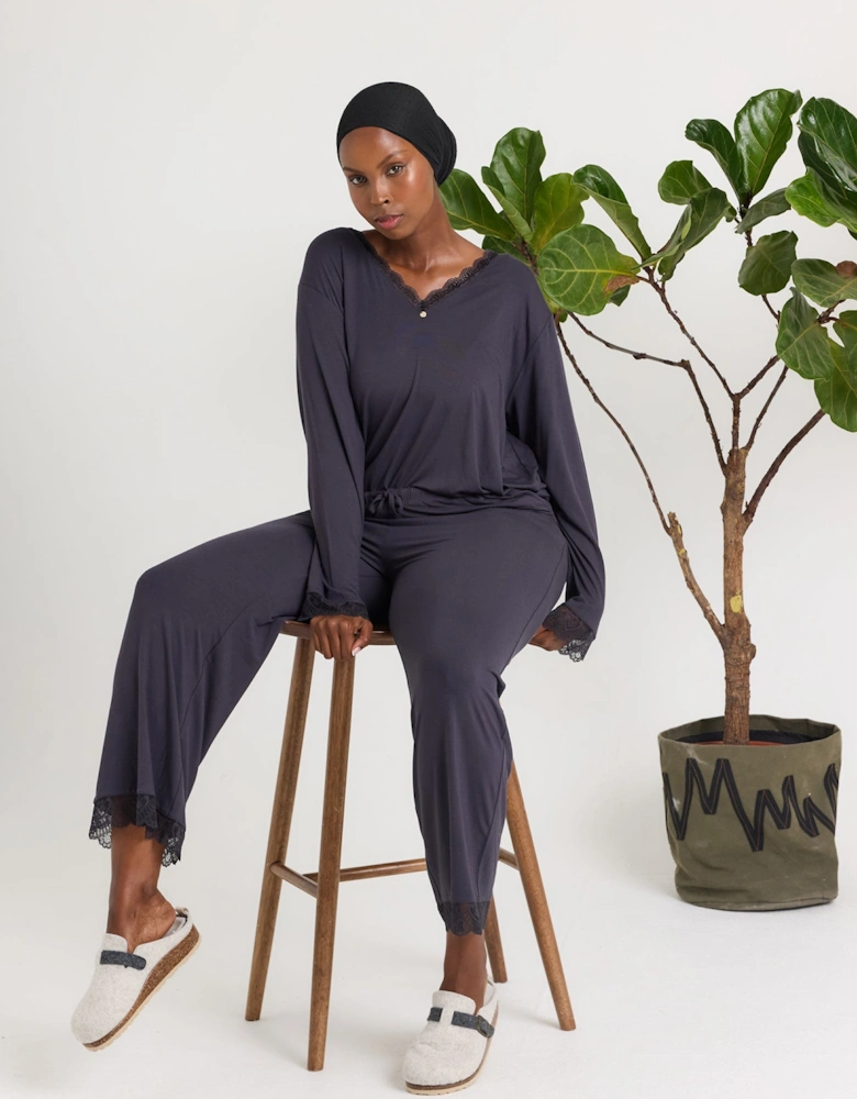 Bamboo Lace V-Neck Pyjama Set in Raven