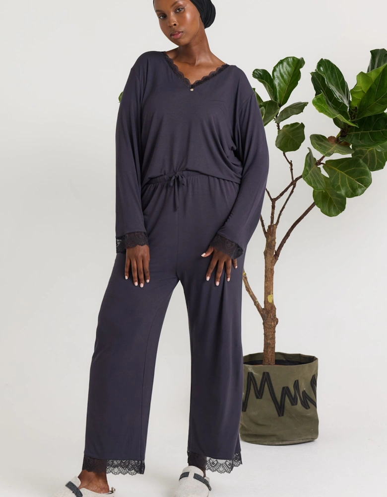 Bamboo Lace V-Neck Pyjama Set in Raven
